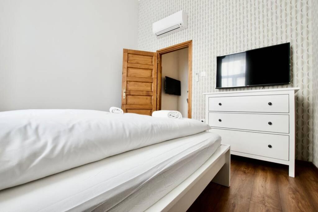 Premium Apartment By Hi5 - Central 3 Bedroom Budapeşte Dış mekan fotoğraf