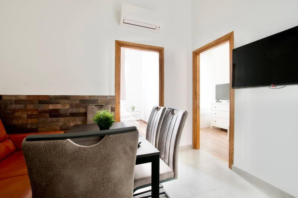 Premium Apartment By Hi5 - Central 3 Bedroom Budapeşte Dış mekan fotoğraf
