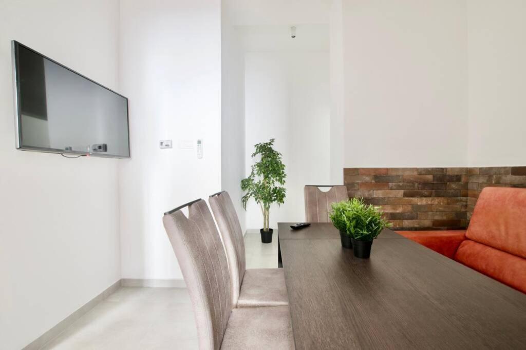 Premium Apartment By Hi5 - Central 3 Bedroom Budapeşte Dış mekan fotoğraf